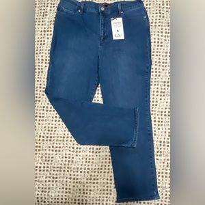 NWT, Gloria Vanderbilt Amanda Slimming Jeans, Size 14S